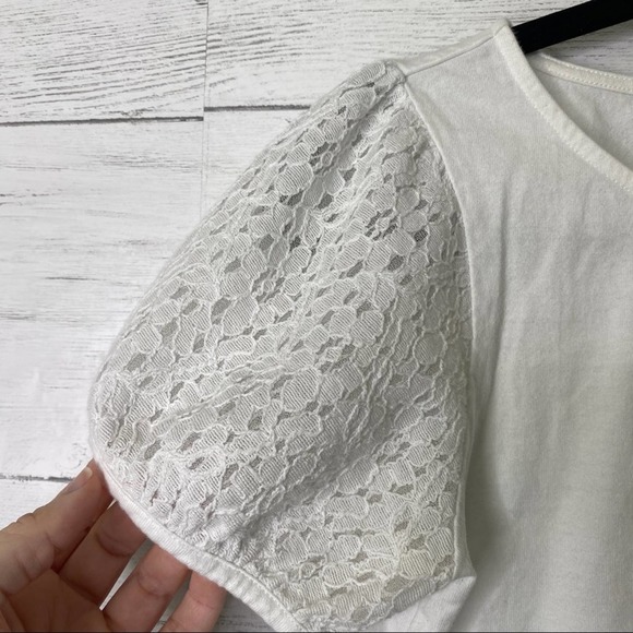 🌈 couture brooch lace sleeve top - Picture 2 of 5